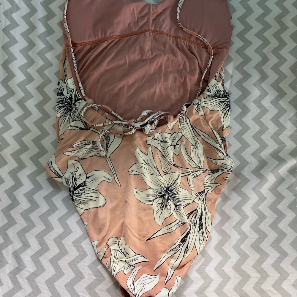 Roxy one piece - Picture 3 of 4